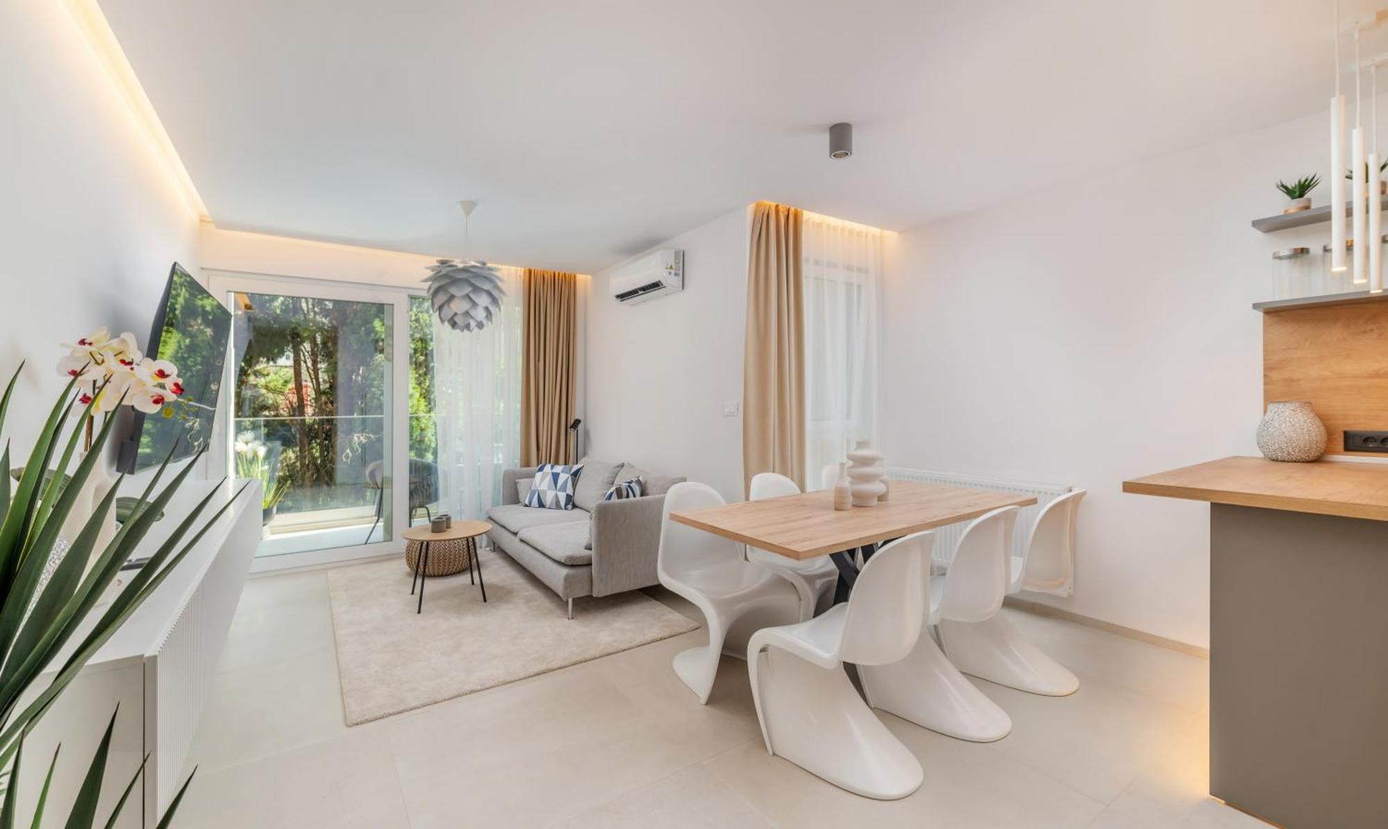 Cro.Lo Modern Retreat Apartment Split Exterior photo